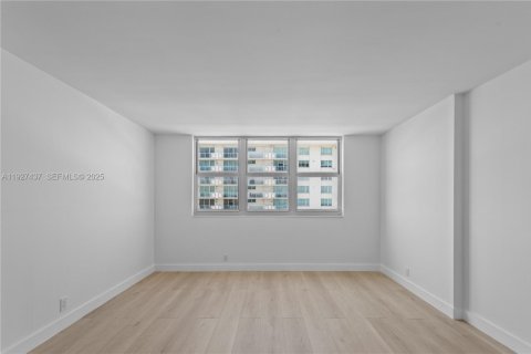 Condominio en venta en Surfside, Florida, 1 dormitorio, 86.31 m2 № 1987983 - foto 8