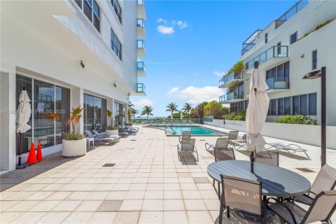 Condominio en venta en Surfside, Florida, 1 dormitorio, 86.31 m2 № 1987983 - foto 25