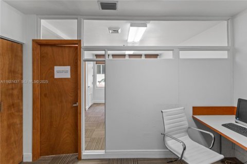 Condominio en venta en Surfside, Florida, 1 dormitorio, 86.31 m2 № 1987983 - foto 30