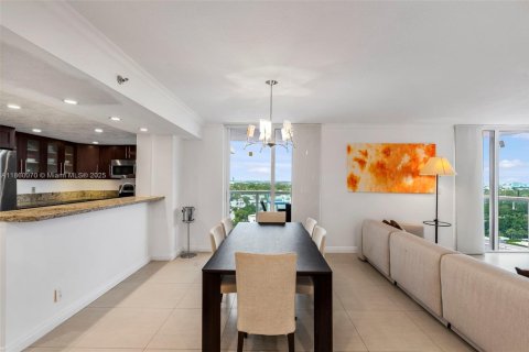 Condominio en venta en Miami Beach, Florida, 2 dormitorios, 150.41 m2 № 1979447 - foto 13