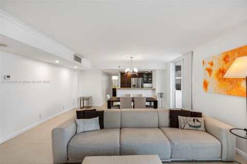 Condominio en venta en Miami Beach, Florida, 2 dormitorios, 150.41 m2 № 1979447 - foto 9