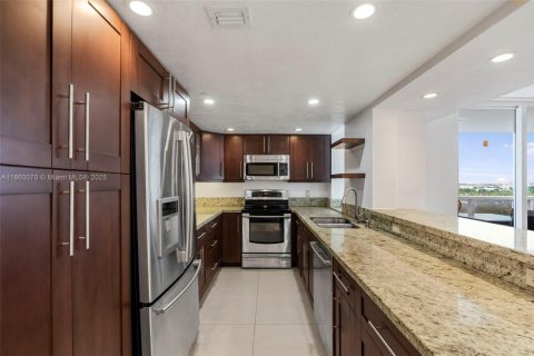 Condominio en venta en Miami Beach, Florida, 2 dormitorios, 150.41 m2 № 1979447 - foto 14