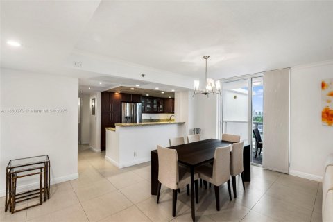 Condominio en venta en Miami Beach, Florida, 2 dormitorios, 150.41 m2 № 1979447 - foto 11