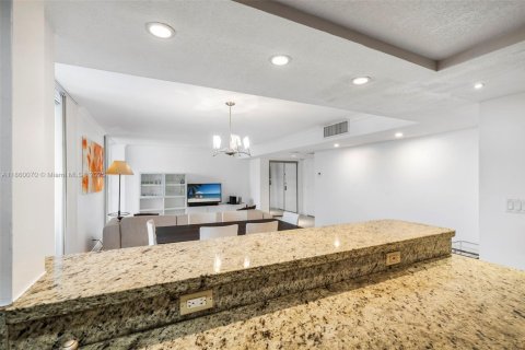 Condominio en venta en Miami Beach, Florida, 2 dormitorios, 150.41 m2 № 1979447 - foto 8