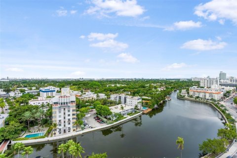 Condominio en venta en Miami Beach, Florida, 2 dormitorios, 150.41 m2 № 1979447 - foto 1