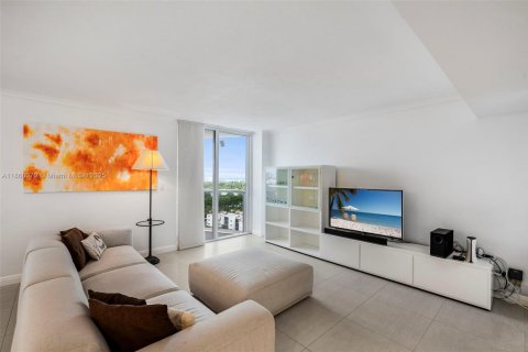 Condominio en venta en Miami Beach, Florida, 2 dormitorios, 150.41 m2 № 1979447 - foto 10