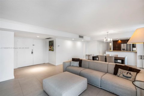 Condominio en venta en Miami Beach, Florida, 2 dormitorios, 150.41 m2 № 1979447 - foto 3