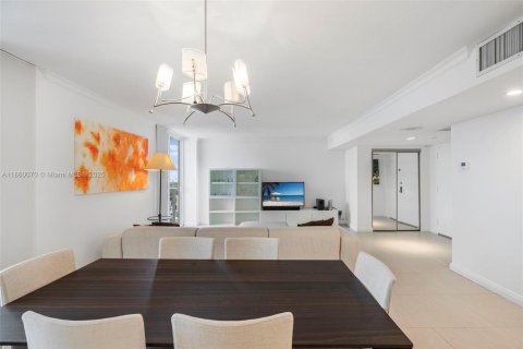 Condominio en venta en Miami Beach, Florida, 2 dormitorios, 150.41 m2 № 1979447 - foto 7