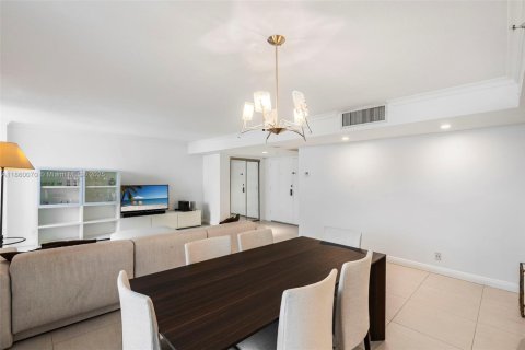 Condominio en venta en Miami Beach, Florida, 2 dormitorios, 150.41 m2 № 1979447 - foto 6