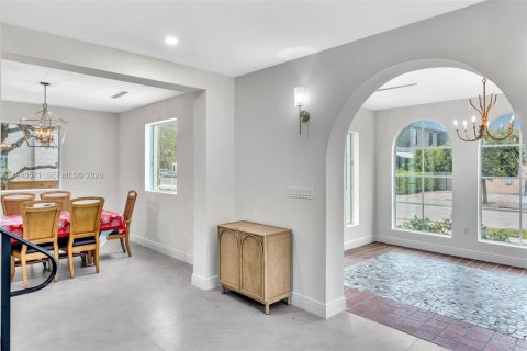 Casa en venta en Miami, Florida, 4 dormitorios, 245.08 m2 № 2002090 - foto 19
