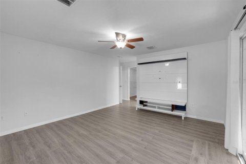 Adosado en venta en Kissimmee, Florida, 3 dormitorios, 146.88 m2 № 2295393 - foto 11