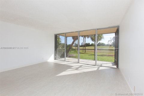 Copropriété à vendre à Lauderhill, Floride: 2 chambres, 98.48 m2 № 1976419 - photo 4
