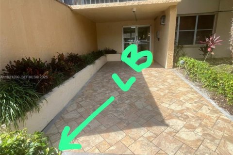 Copropriété à vendre à Lauderhill, Floride: 2 chambres, 98.48 m2 № 1976419 - photo 18