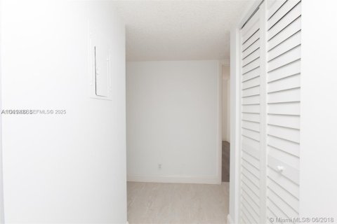 Copropriété à vendre à Lauderhill, Floride: 2 chambres, 98.48 m2 № 1976419 - photo 6