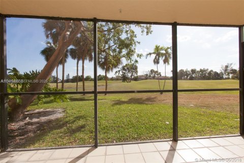 Copropriété à vendre à Lauderhill, Floride: 2 chambres, 98.48 m2 № 1976419 - photo 14