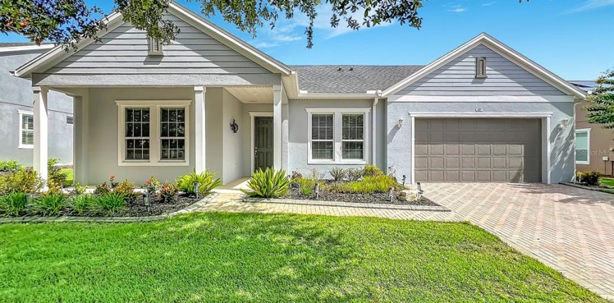 House in Groveland, Florida 3 bedrooms, 256.04 sq.m. № 2296517