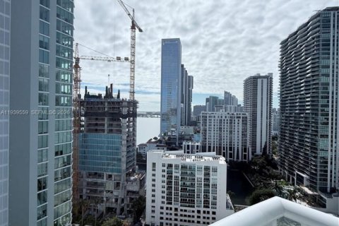 Copropriété à louer à Miami, Floride: 2 chambres, 126.63 m2 № 1997585 - photo 25