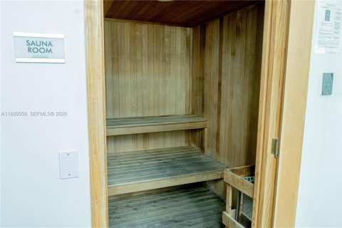 Copropriété à louer à Miami, Floride: 2 chambres, 126.63 m2 № 1997585 - photo 15