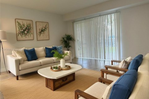 Condominio en alquiler en Miami, Florida, 2 dormitorios, 99.87 m2 № 1898227 - foto 5