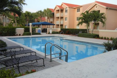 Condominio en alquiler en Miami, Florida, 2 dormitorios, 99.87 m2 № 1898227 - foto 21