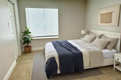 Condominio en alquiler en Miami, Florida, 2 dormitorios, 99.87 m2 № 1898227 - foto 13