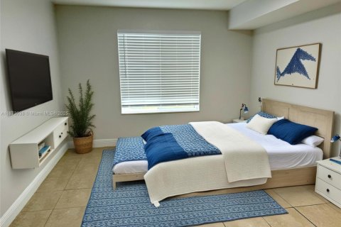 Condominio en alquiler en Miami, Florida, 2 dormitorios, 99.87 m2 № 1898227 - foto 8