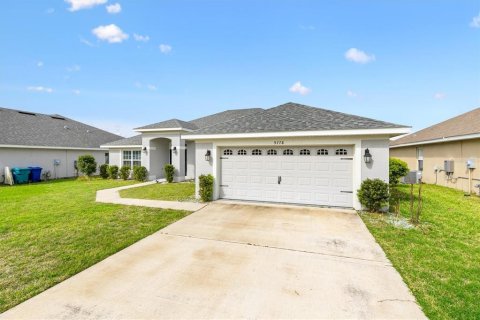 House in Wildwood, Florida 4 bedrooms, 211.72 sq.m. № 2232942 - photo 3