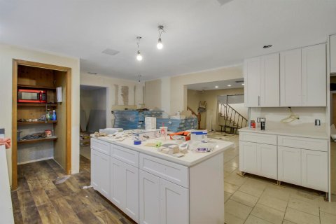 Immobilier commercial à vendre à St. Lucie, Floride: 274.99 m2 № 2429969 - photo 13