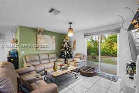 Villa ou maison à vendre à West Palm Beach, Floride: 5 chambres, 234.67 m2 № 2410846 - photo 14