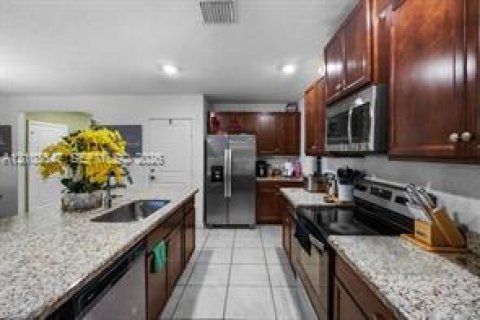 Villa ou maison à vendre à West Palm Beach, Floride: 5 chambres, 234.67 m2 № 2410846 - photo 10