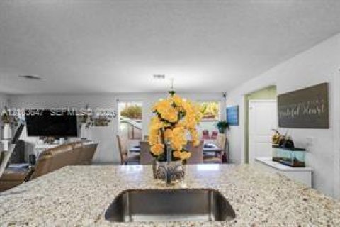 Villa ou maison à vendre à West Palm Beach, Floride: 5 chambres, 234.67 m2 № 2410846 - photo 12
