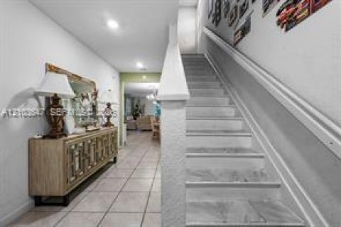 Villa ou maison à vendre à West Palm Beach, Floride: 5 chambres, 234.67 m2 № 2410846 - photo 6