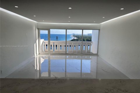 Снять в аренду кондоминиум в Форт-Лодердейл, Флорида 1 спальня, 83.61м2, № 1972950 - фото 11