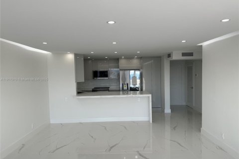 Снять в аренду кондоминиум в Форт-Лодердейл, Флорида 1 спальня, 83.61м2, № 1972950 - фото 14