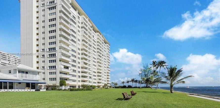 Кондоминиум с 1 спальней в Форт-Лодердейл, Флорида № 1972950