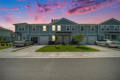 Townhouse in New Port Richey, Florida 3 bedrooms, 151.62 sq.m. № 2197865