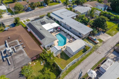 Casa en venta en Dania Beach, Florida, 3 dormitorios, 173.63 m2 № 2192197 - foto 3