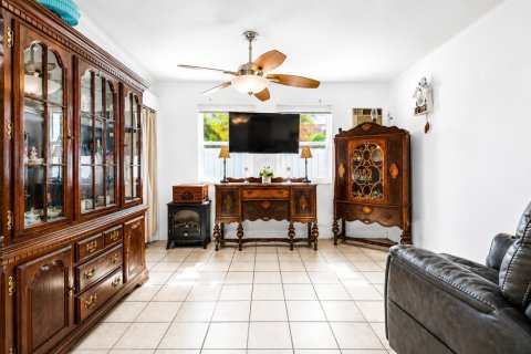 Casa en venta en Dania Beach, Florida, 3 dormitorios, 173.63 m2 № 2192197 - foto 8
