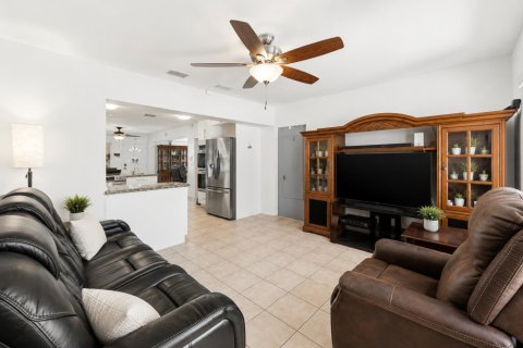 Casa en venta en Dania Beach, Florida, 3 dormitorios, 173.63 m2 № 2192197 - foto 10