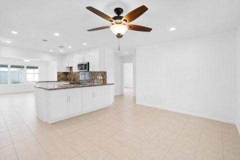 Casa en venta en Dania Beach, Florida, 3 dormitorios, 173.63 m2 № 2192197 - foto 13