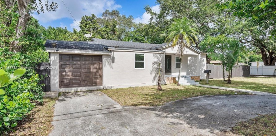 Villa ou maison à Miami, Floride 4 chambres, 133.97 m2 № 1822025