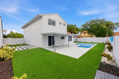 House in Davie, Florida 4 bedrooms, 168.52 sq.m. № 2064798 - photo 29