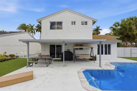 House in Davie, Florida 4 bedrooms, 168.52 sq.m. № 2064798 - photo 30