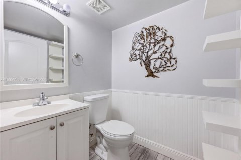 House in Davie, Florida 4 bedrooms, 168.52 sq.m. № 2064798 - photo 19