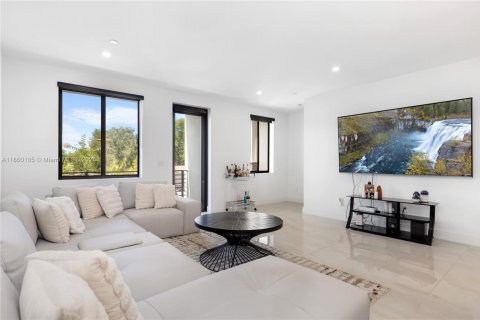 Townhouse in Fort Lauderdale, Florida 3 bedrooms, 153.2 sq.m. № 1889312 - photo 6