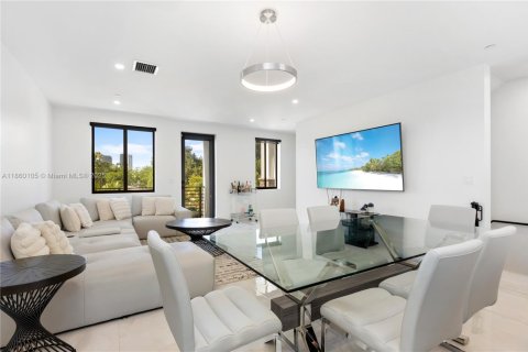 Townhouse in Fort Lauderdale, Florida 3 bedrooms, 153.2 sq.m. № 1889312 - photo 3
