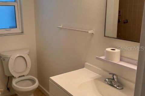 Villa ou maison à louer à Englewood, Floride: 2 chambres, 114.27 m2 № 1880569 - photo 12