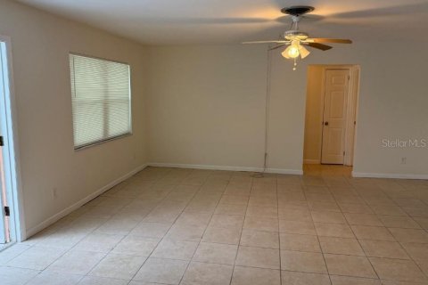 Villa ou maison à louer à Englewood, Floride: 2 chambres, 114.27 m2 № 1880569 - photo 10