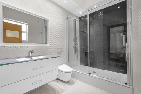 Купить кондоминиум в Холливуд, Флорида 3 спальни, 229м2, № 2075649 - фото 30