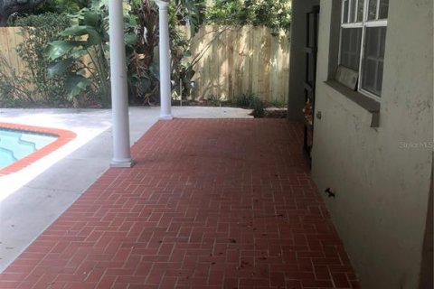 Casa en alquiler en Tampa, Florida, 3 dormitorios, 192.31 m2 № 1917501 - foto 4